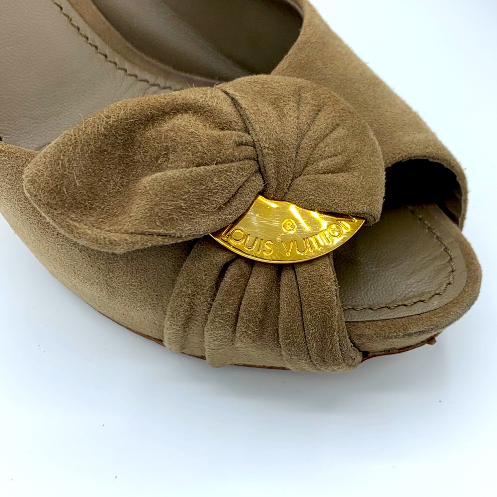 Louis Vuitton Catania Peep Toe Suede Pumps